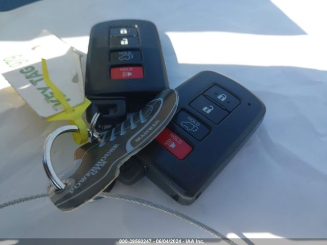2T3JFREV9GW487555 Toyota RAV4 SE