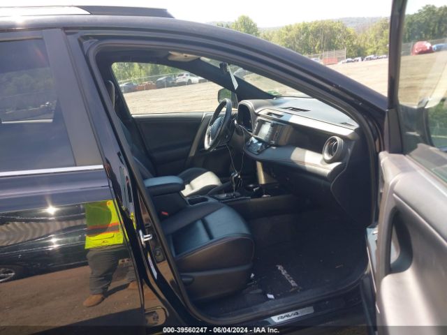 2T3JFREV9GW487555 Toyota RAV4 SE