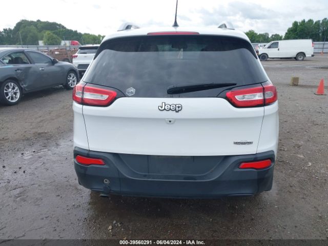 1C4PJLCB0JD551923 Jeep Cherokee Latitude