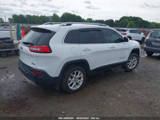 1C4PJLCB0JD551923 Jeep Cherokee Latitude