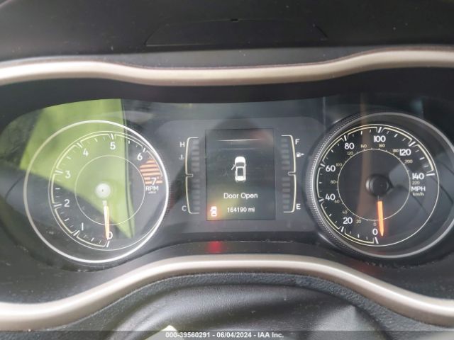 1C4PJLCB0JD551923 Jeep Cherokee Latitude