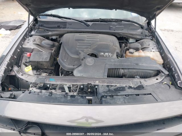 2C3CDZAG8JH305930 Dodge Challenger Sxt