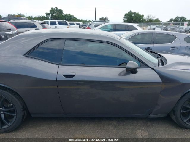 2C3CDZAG8JH305930 Dodge Challenger Sxt