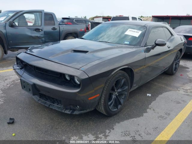 2C3CDZAG8JH305930 Dodge Challenger Sxt
