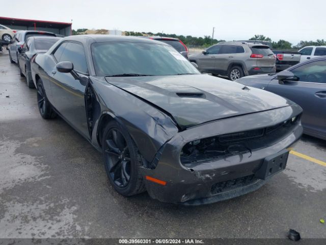 2C3CDZAG8JH305930 Dodge Challenger Sxt