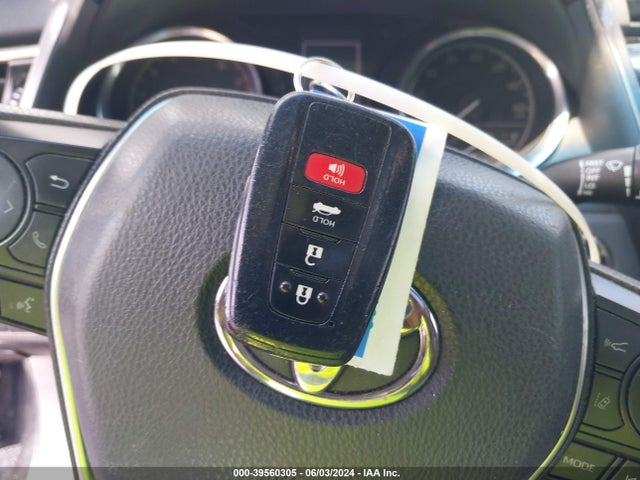 Toyota CAMRY LE 2018 4T1B11HK2JU532308 Image 11