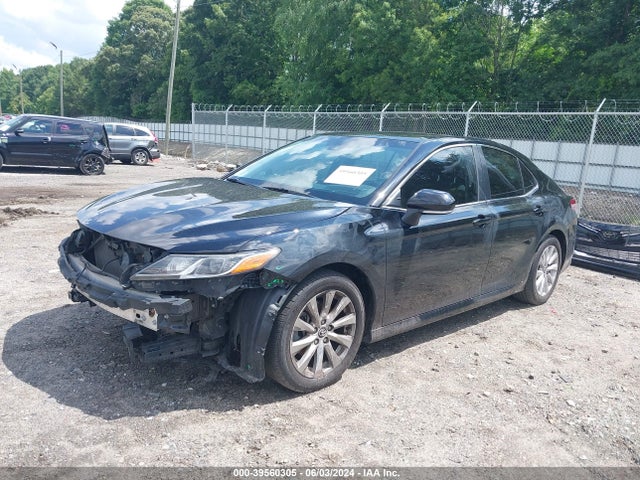 Toyota CAMRY LE 2018 4T1B11HK2JU532308 Image 2