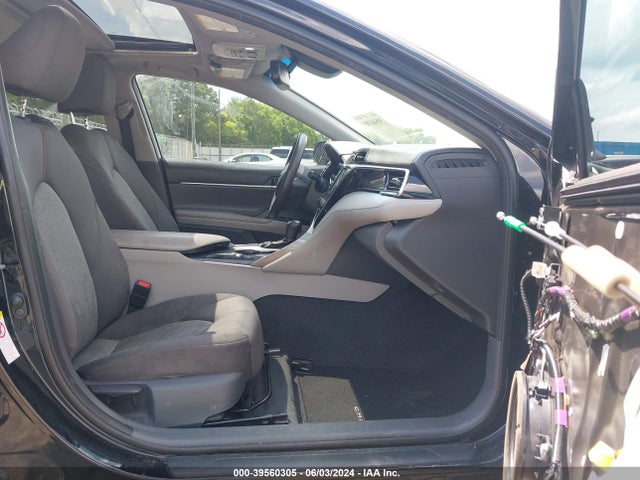 Toyota CAMRY LE 2018 4T1B11HK2JU532308 Image 5