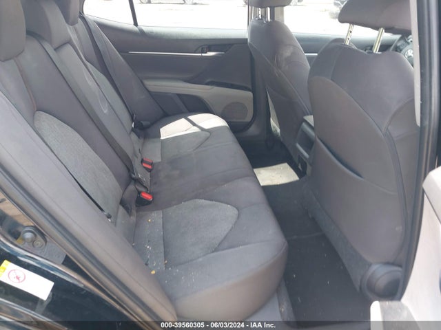 Toyota CAMRY LE 2018 4T1B11HK2JU532308 Image 8
