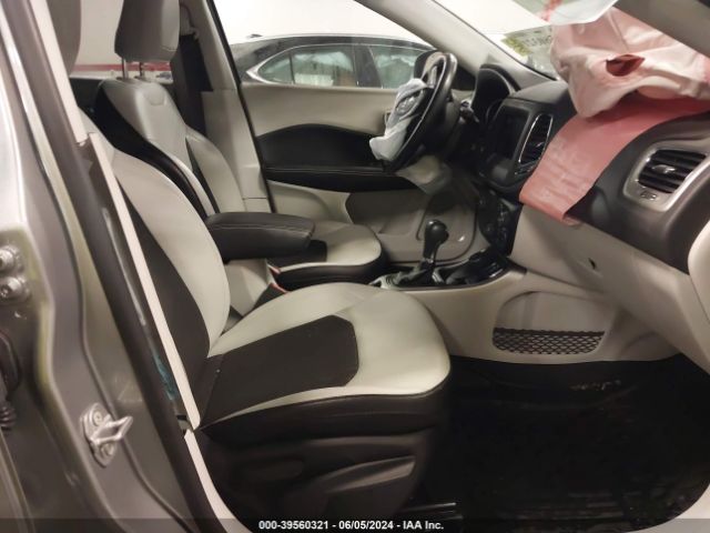 3C4NJDBB0MT573885 Jeep Compass Latitude 4x4