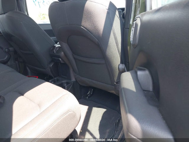 1C4HJXDN1NW151335 Jeep Wrangler Unlimited Sport 4x4