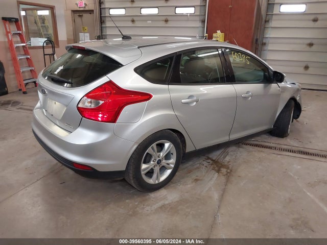 Ford FOCUS SE 2014 1FADP3K26EL139610 Image 4