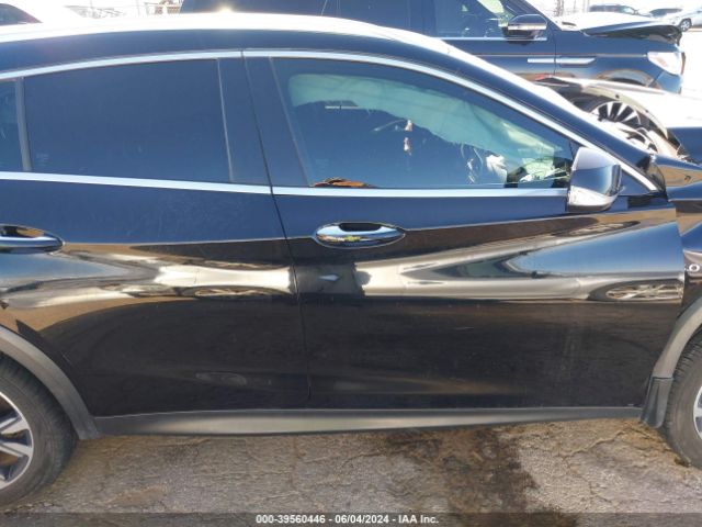 SJKCH5CRXJA052547 Infiniti Qx30 Premium
