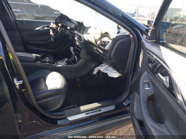 SJKCH5CRXJA052547 Infiniti Qx30 Premium