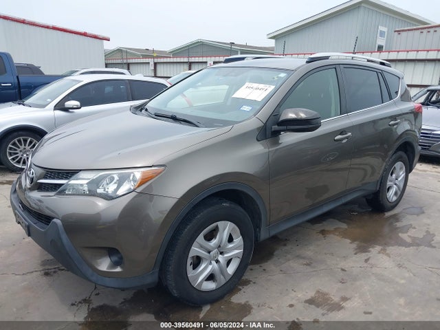 Toyota RAV4 LE 2014 JTMZFREV8ED041989 Image 2