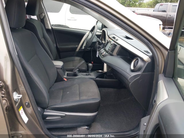 Toyota RAV4 LE 2014 JTMZFREV8ED041989 Image 5