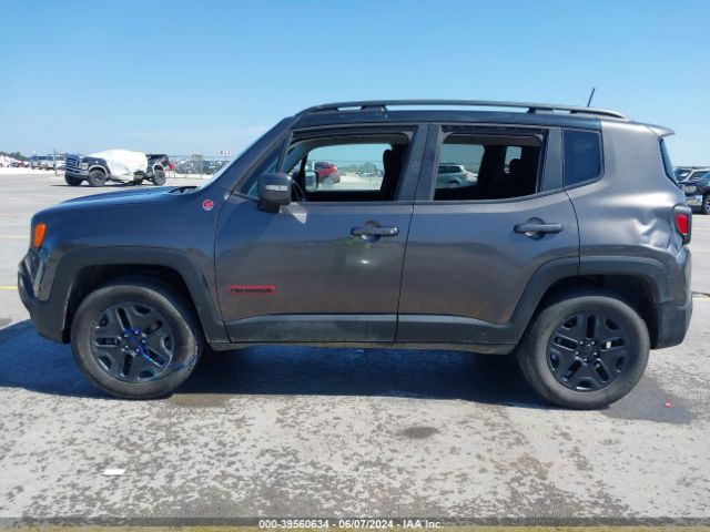 ZACCJBCB9JPH76979 Jeep Renegade Trailhawk 4x4