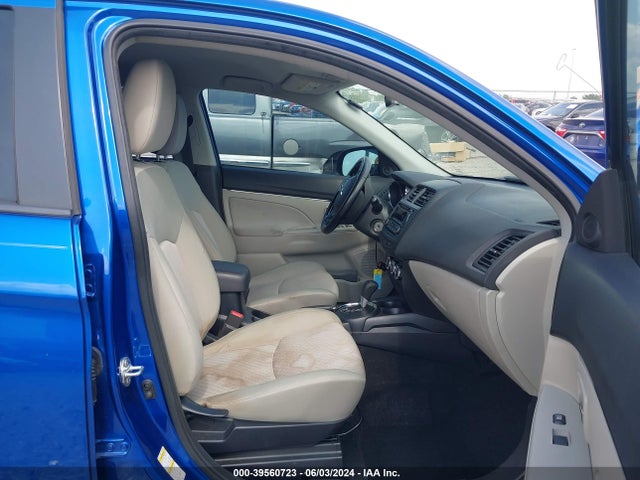 JA4AP3AUXHZ004111 Mitsubishi Outlander Sport 2.0 Es
