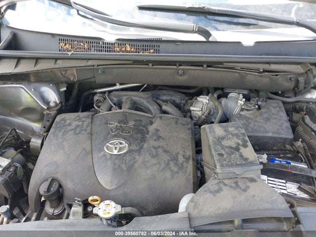 Toyota Highlander Xle 2018 5TDJZRFH7JS559300 Image 10