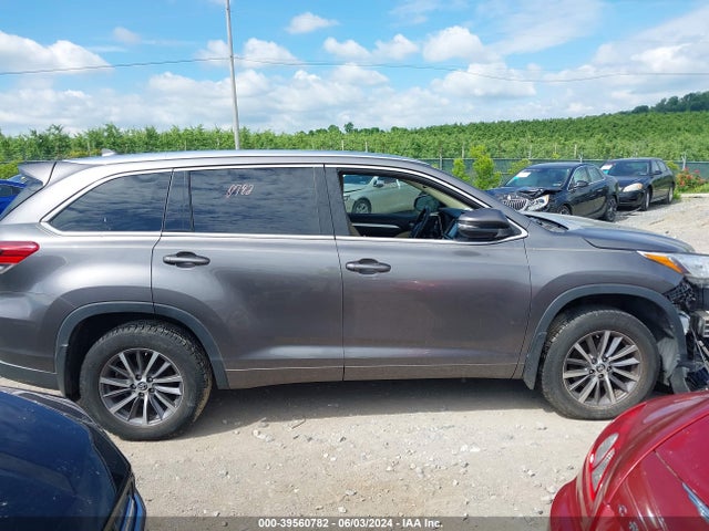 Toyota Highlander Xle 2018 5TDJZRFH7JS559300 Image 13