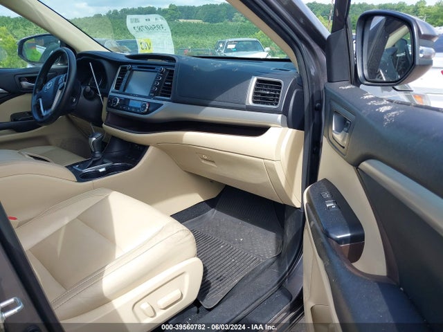 Toyota Highlander Xle 2018 5TDJZRFH7JS559300 Image 5