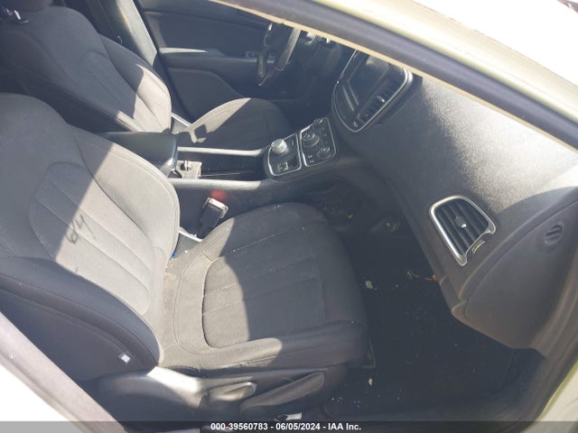 1C3CCCAB8GN141681 Chrysler 200 Limited