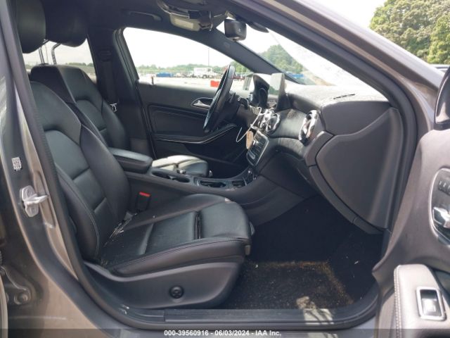 WDCTG4EB4JJ458575 Mercedes-Benz GLA 250