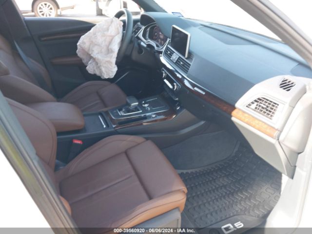 WA1BNAFY2K2092758 Audi Q5 45 Premium