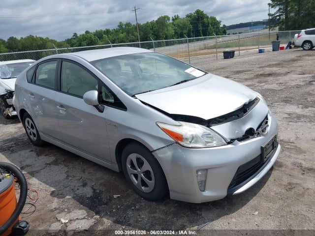Toyota Prius Two 2015 JTDKN3DUXF1984768 головне зображення