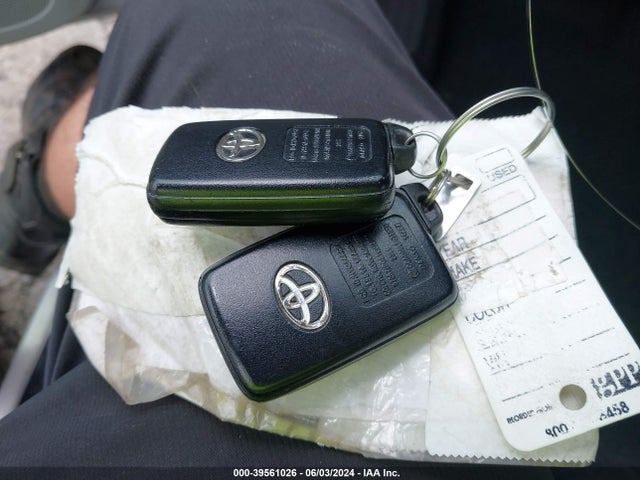 Toyota Prius Two 2015 JTDKN3DUXF1984768 Image 11
