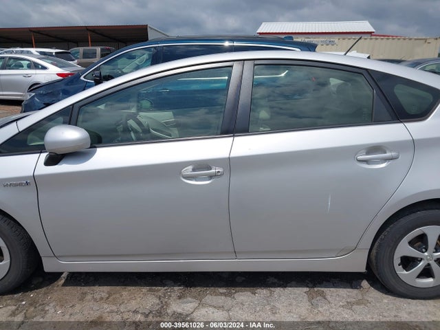 Toyota Prius Two 2015 JTDKN3DUXF1984768 Image 14