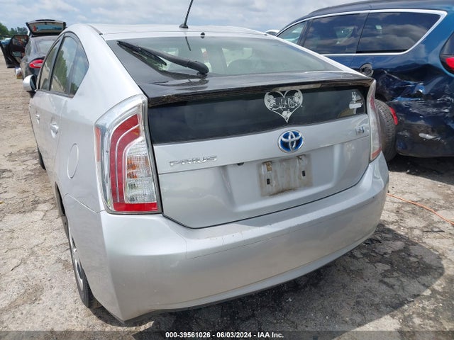 Toyota Prius Two 2015 JTDKN3DUXF1984768 Image 16