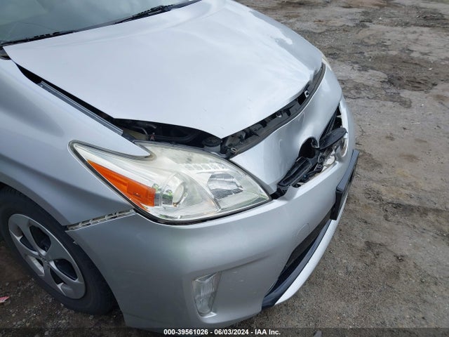 Toyota Prius Two 2015 JTDKN3DUXF1984768 Image 17