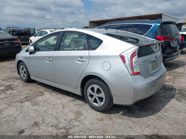 Toyota Prius Two 2015 JTDKN3DUXF1984768 Image 3