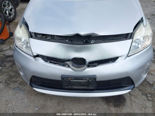 Toyota Prius Two 2015 JTDKN3DUXF1984768 Image 6