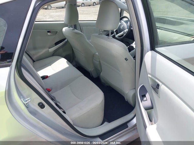 Toyota Prius Two 2015 JTDKN3DUXF1984768 Image 8