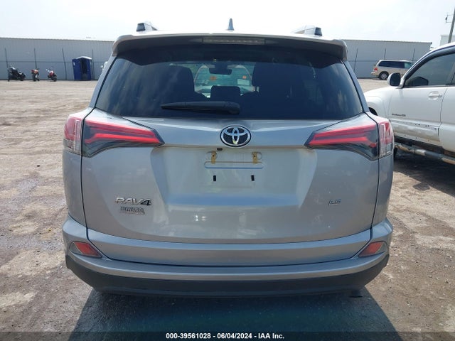 Toyota RAV4 LE 2017 2T3ZFREV8HW383062 Image 17