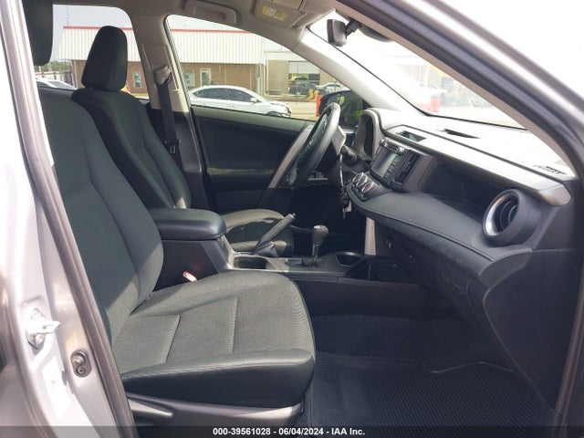 Toyota RAV4 LE 2017 2T3ZFREV8HW383062 Image 5