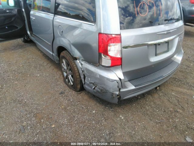 2C4RC1HG8FR562619 Chrysler Town & Country S