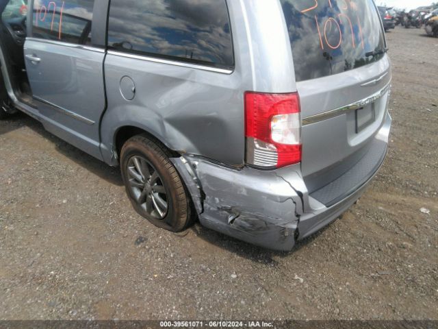 2C4RC1HG8FR562619 Chrysler Town & Country S