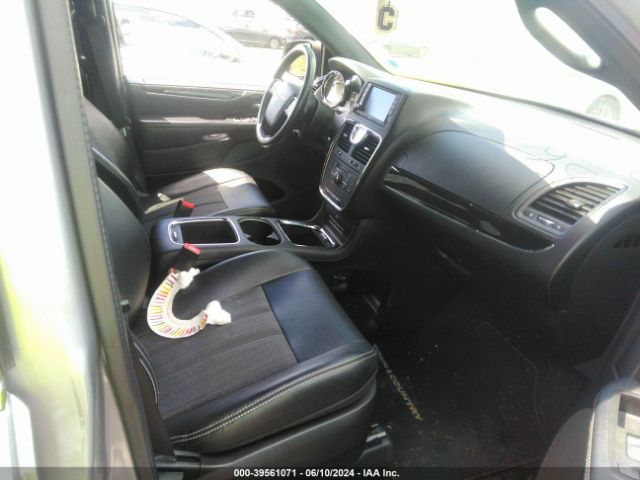 2C4RC1HG8FR562619 Chrysler Town & Country S