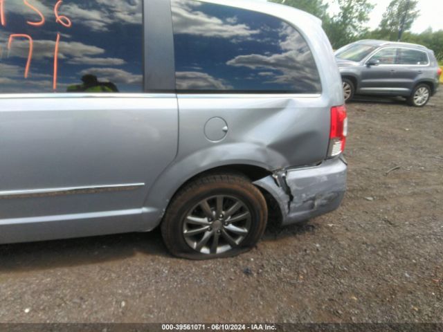 2C4RC1HG8FR562619 Chrysler Town & Country S