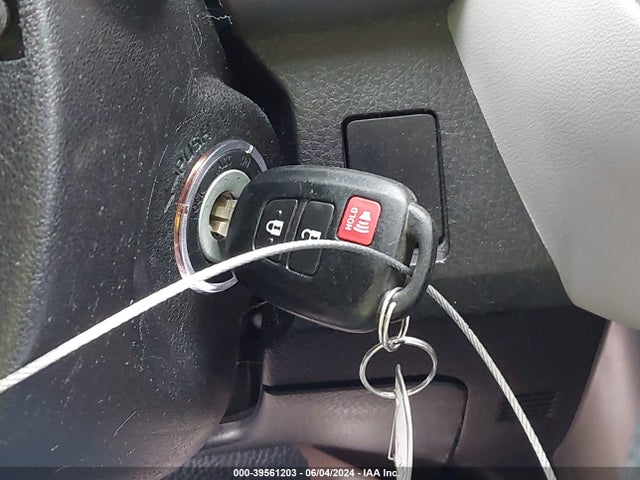 Toyota RAV4 LE 2015 2T3BFREV8FW386896 Image 11
