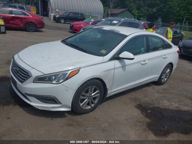 Hyundai SONATA SE 2015 5NPE24AF2FH255674 Image 2