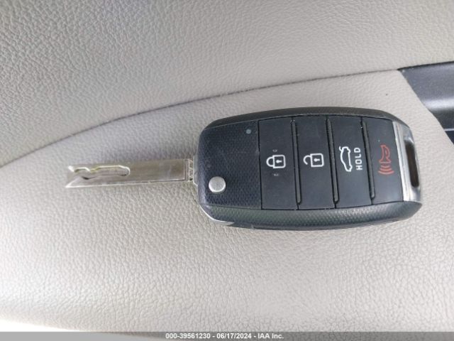 5XXGT4L3XGG037648 KIA Optima Lx