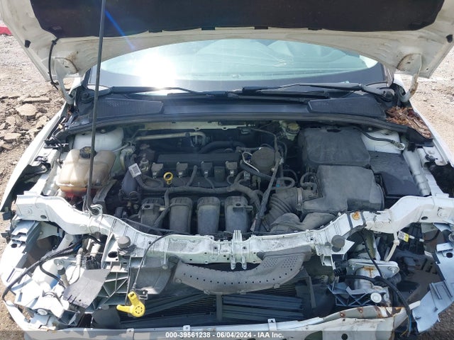 Ford FOCUS SE 2015 1FADP3F26FL295626 Image 10