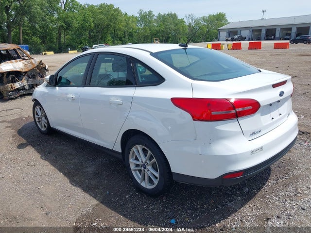 Ford FOCUS SE 2015 1FADP3F26FL295626 Image 3