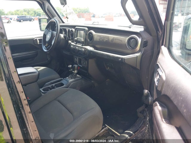 1C4HJXDGXJW151250 Jeep Wrangler Unlimited Sport 4x4