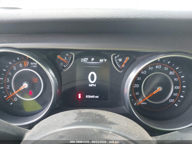 1C4HJXDGXJW151250 Jeep Wrangler Unlimited Sport 4x4