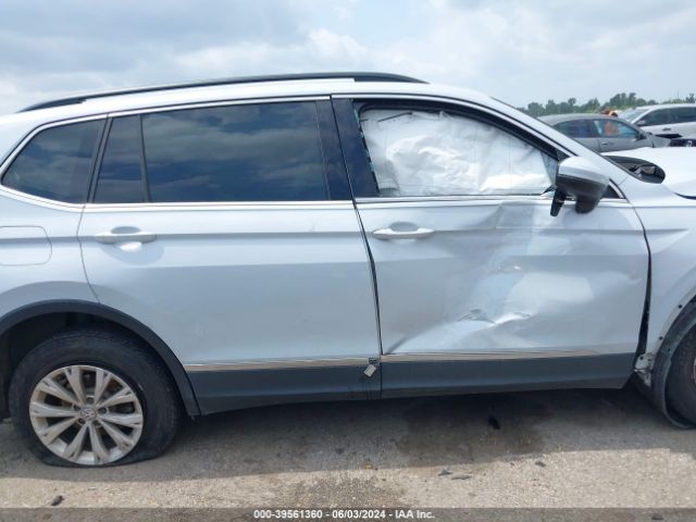 3VV3B7AXXJM214229 Volkswagen Tiguan 2.0t Se/2.0t Sel